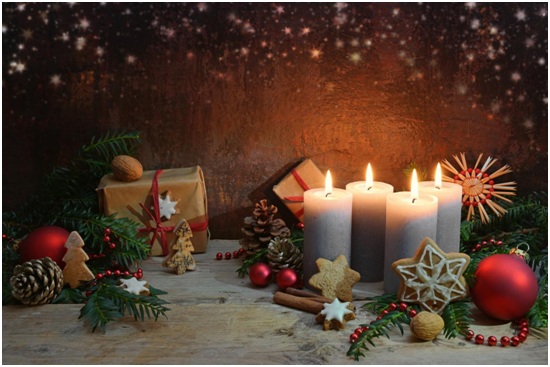 Christmas Home Décor With Scented Candles