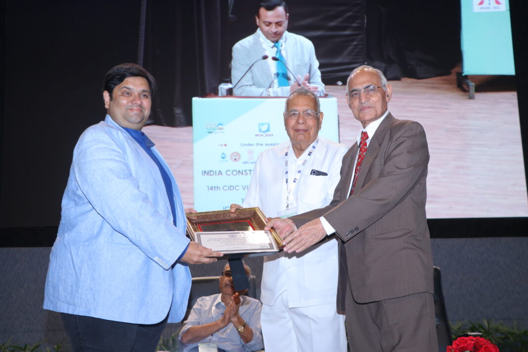 ER. SAMIR SURLAKER CONFERRED WITH CIDC VISHWAKARMA AWARD FOR INDUSTRY DOYEN