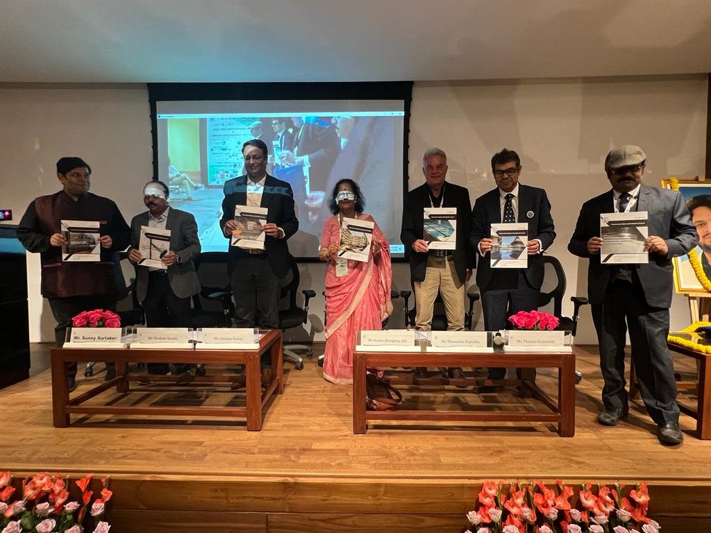 ER. SAMIR SURLAKER CONFERRED WITH CIDC VISHWAKARMA AWARD FOR INDUSTRY DOYEN