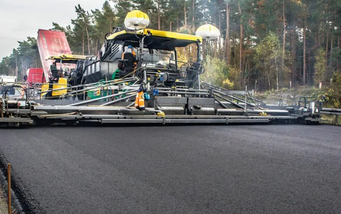 Asphalt paver machines