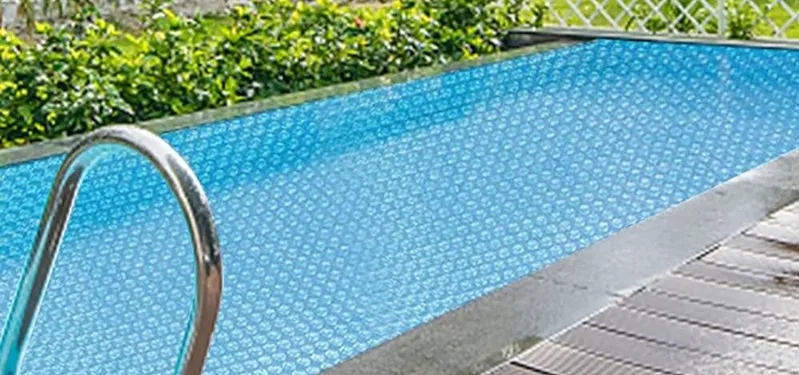 How Do You Decide Between a Mesh and a Solar Swimming Pool Cover?