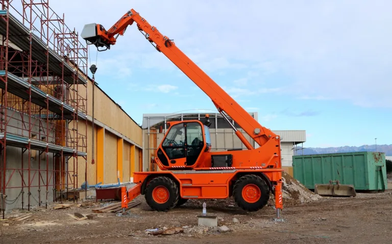 From Compact to Heavy-duty Applications: Different Types of Telehandlers 