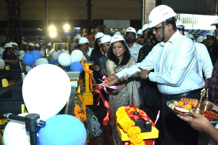 Shri Umesh Chowdhary, Vice Chairman & Managing Director, TRSL, Smt. Bani Varma, Director, BHEL along with Senior Officials of TRSL and BHEL at the inauguration of Vande Bharat sleeper trainset production line at Titagarh's Passenger Rail Systems Unit, Kolkata