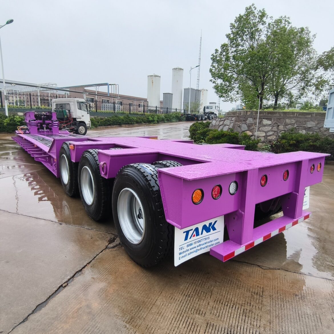 Optimizing Heavy Equipment Logistics: The Strategic Advantage of Hydraulic Removable Gooseneck (RGN) Trailers in Construction