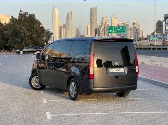 Group Travel Made Simple: Practical Vehicle Choices for School Communities and Family Trips